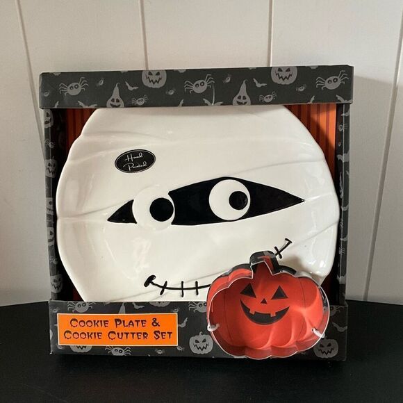 Brand New Hand Painted Cookie Plate & Cookie Cutter Set Halloween Gift - Picture 1 of 5